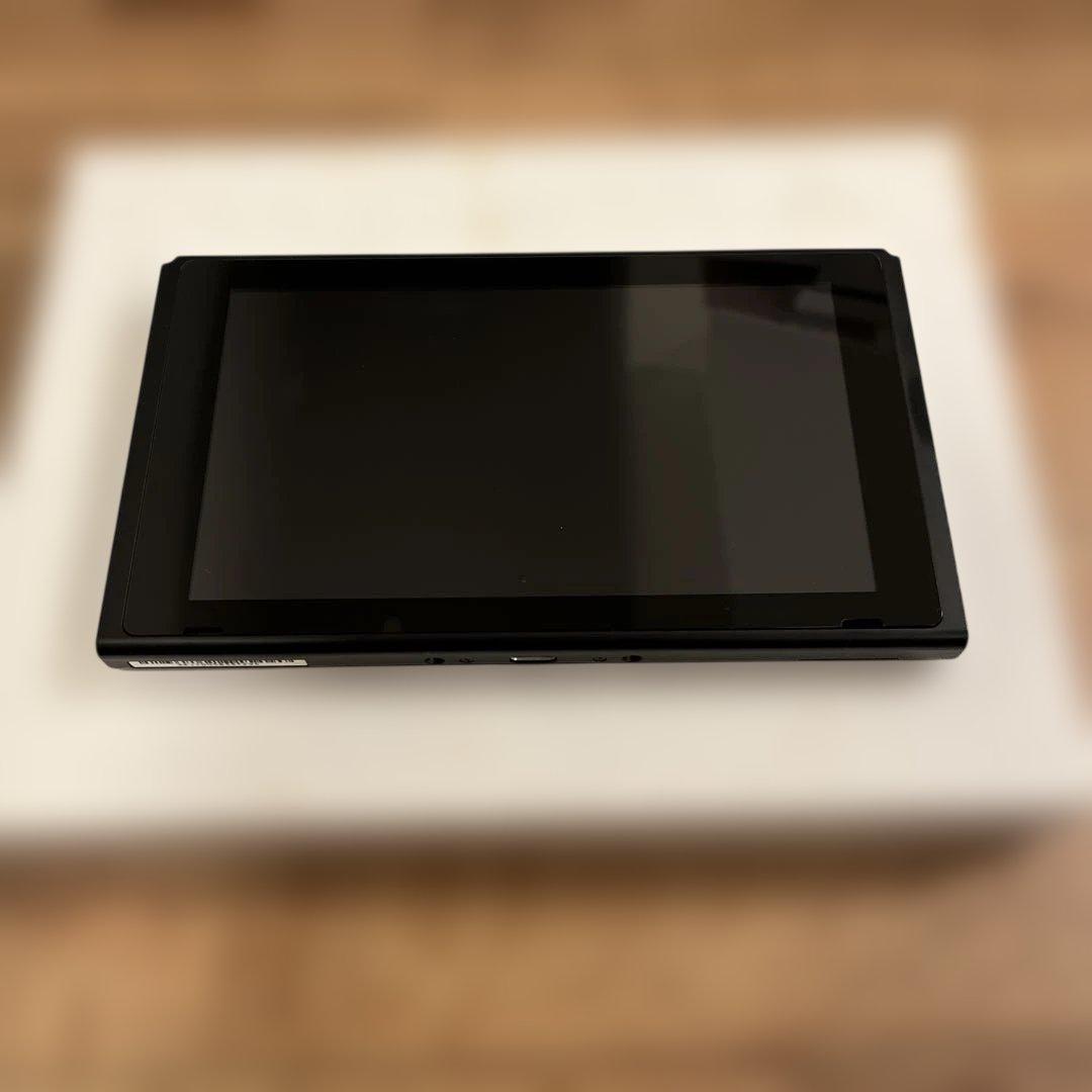 Nintendo Switch 本体 青と赤のジョイコン