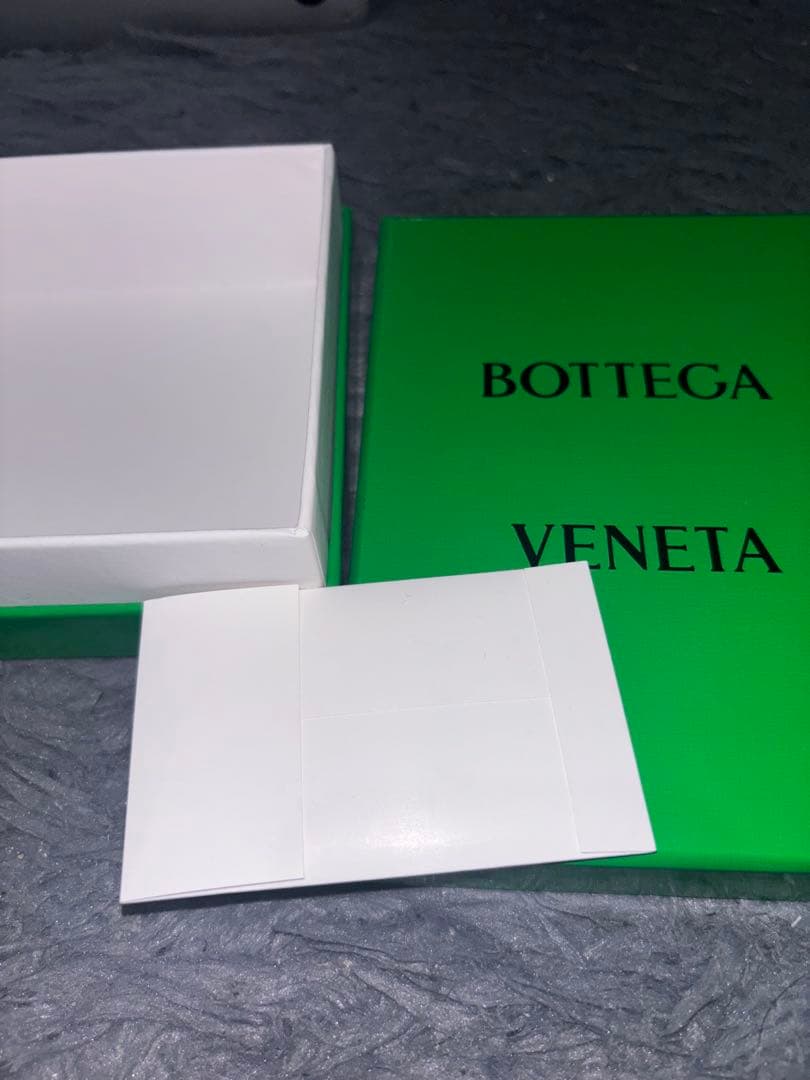 【新品】ボッテガヴェネタBottega Veneta パース付き二つ折り