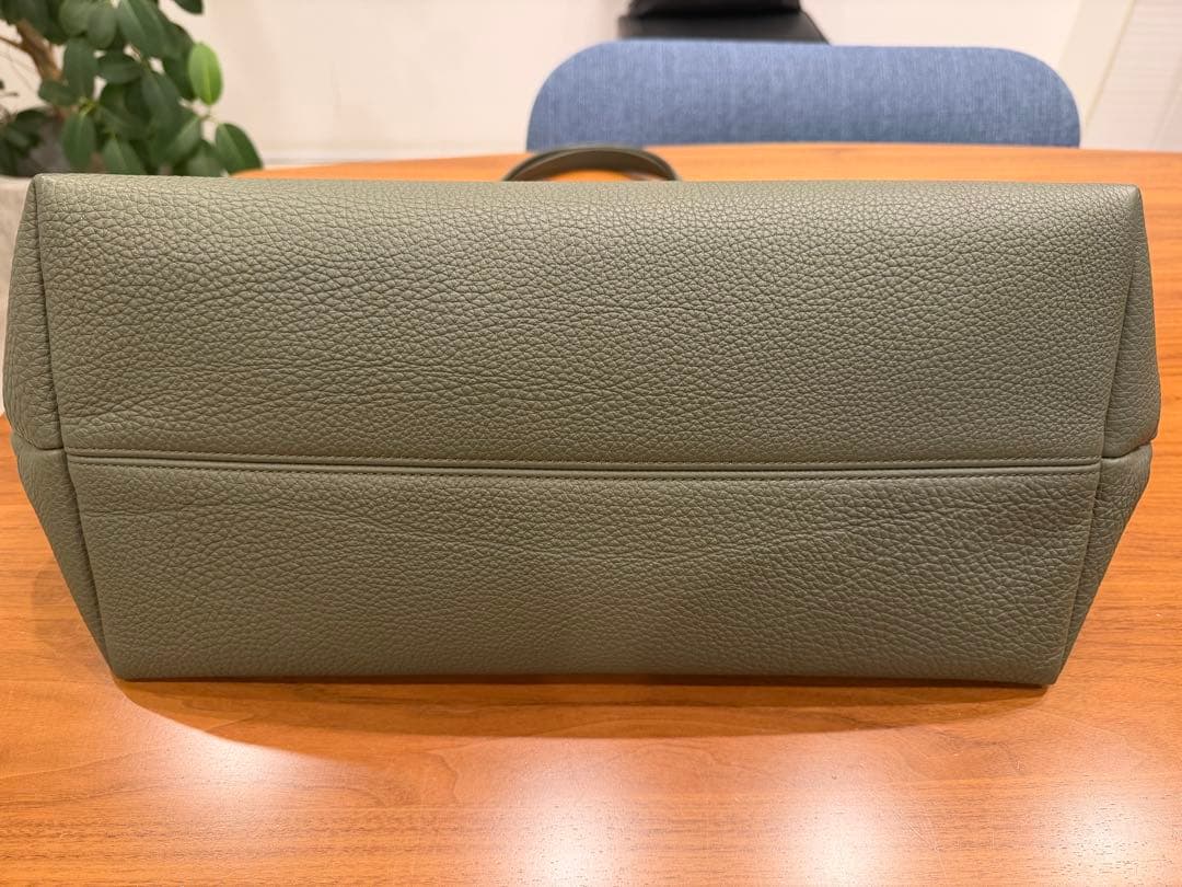 acate レザー トートバッグ タッセル付き