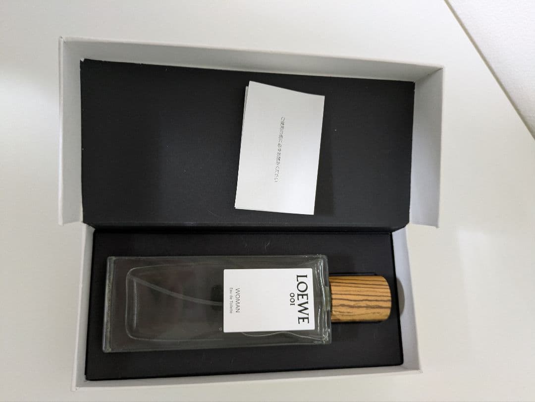 LOEWE 001 WOMAN 50ml　ロエベ　オードゥトワレ