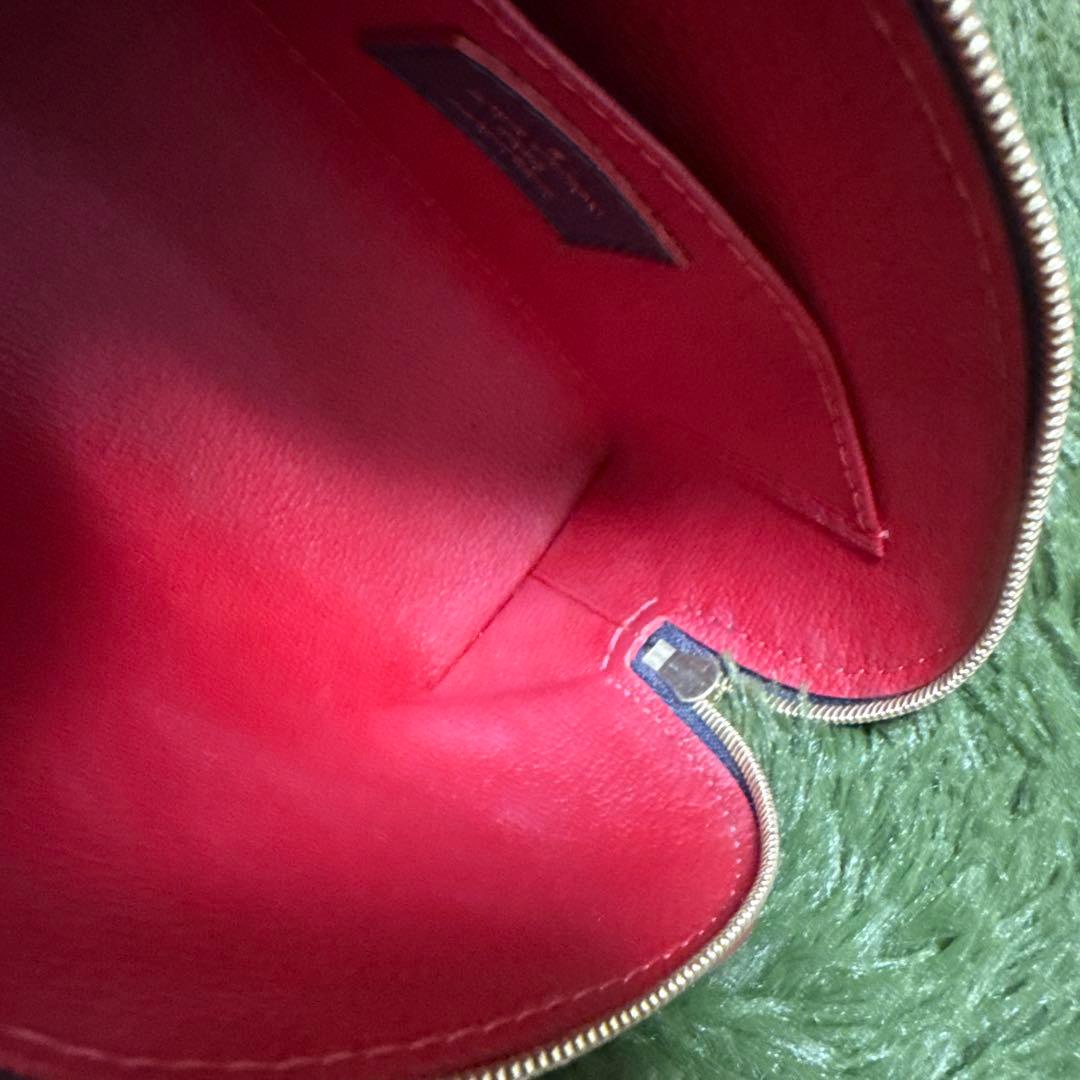 LOUIS VUITTON 化粧ポーチ