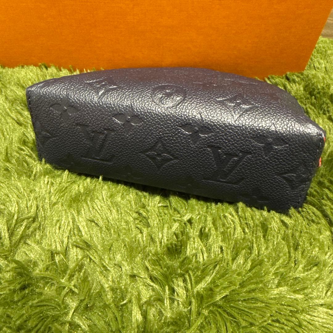 LOUIS VUITTON 化粧ポーチ