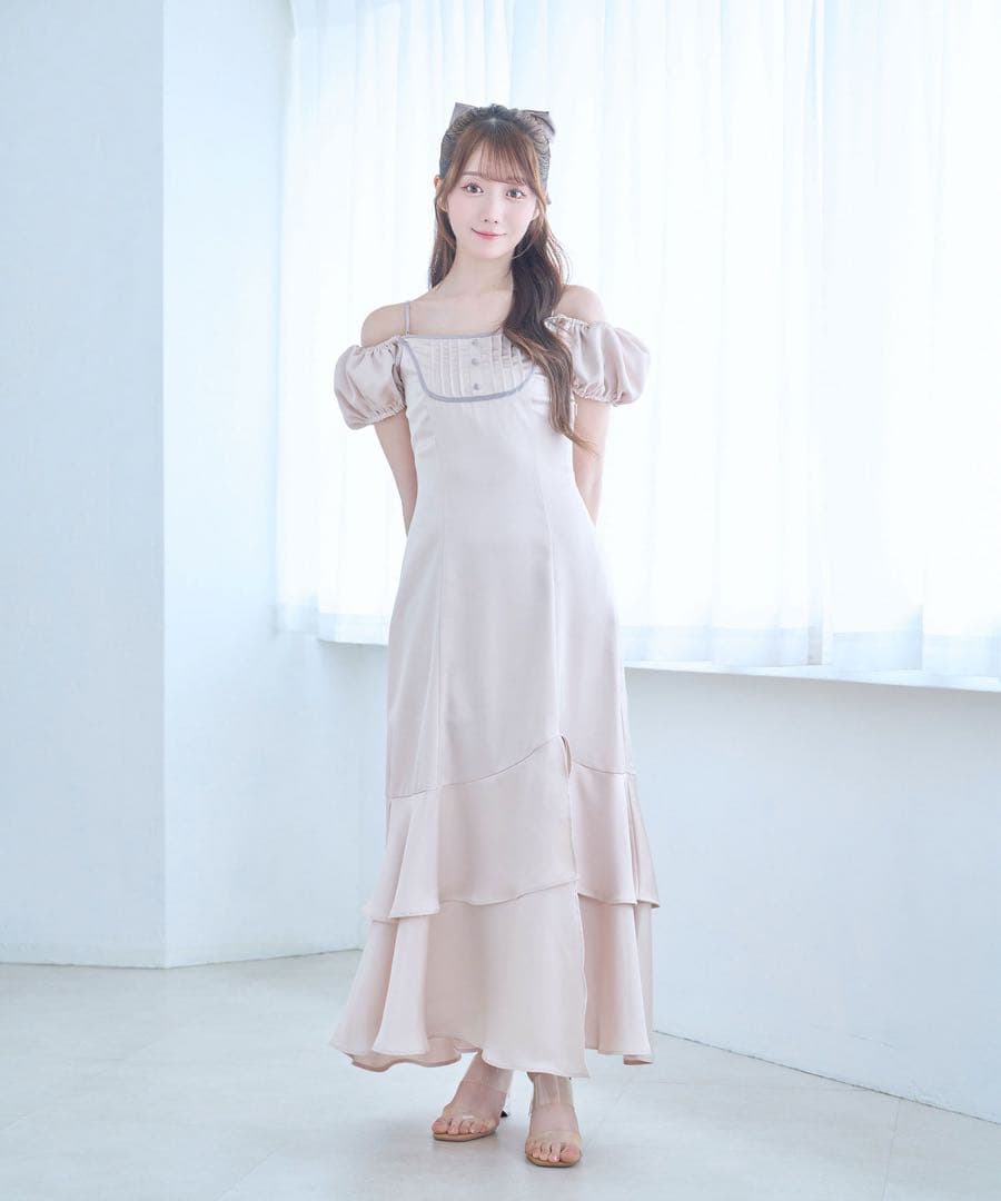 Rosé Muse irrehem o/s satin dress