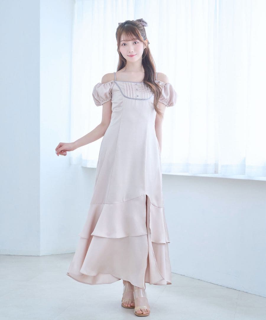 Rosé Muse irrehem o/s satin dress