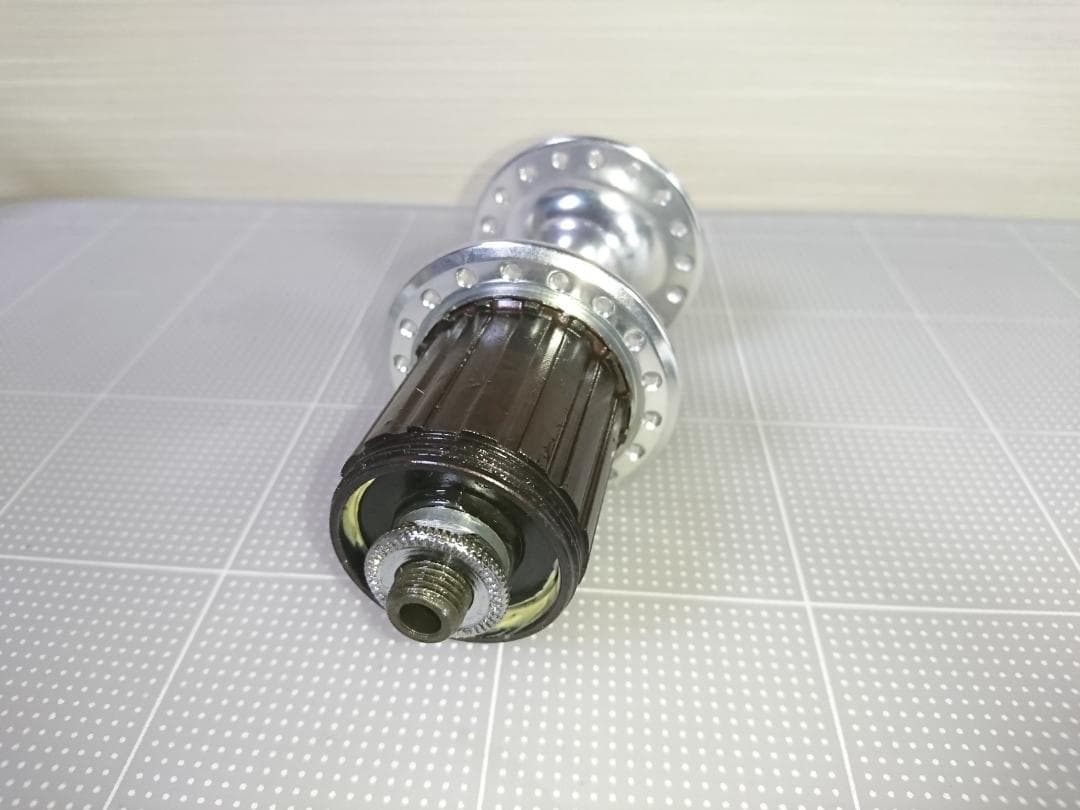 【新品】 ８速リアハブ & スプロケット SUPERBE PRO サンツアー