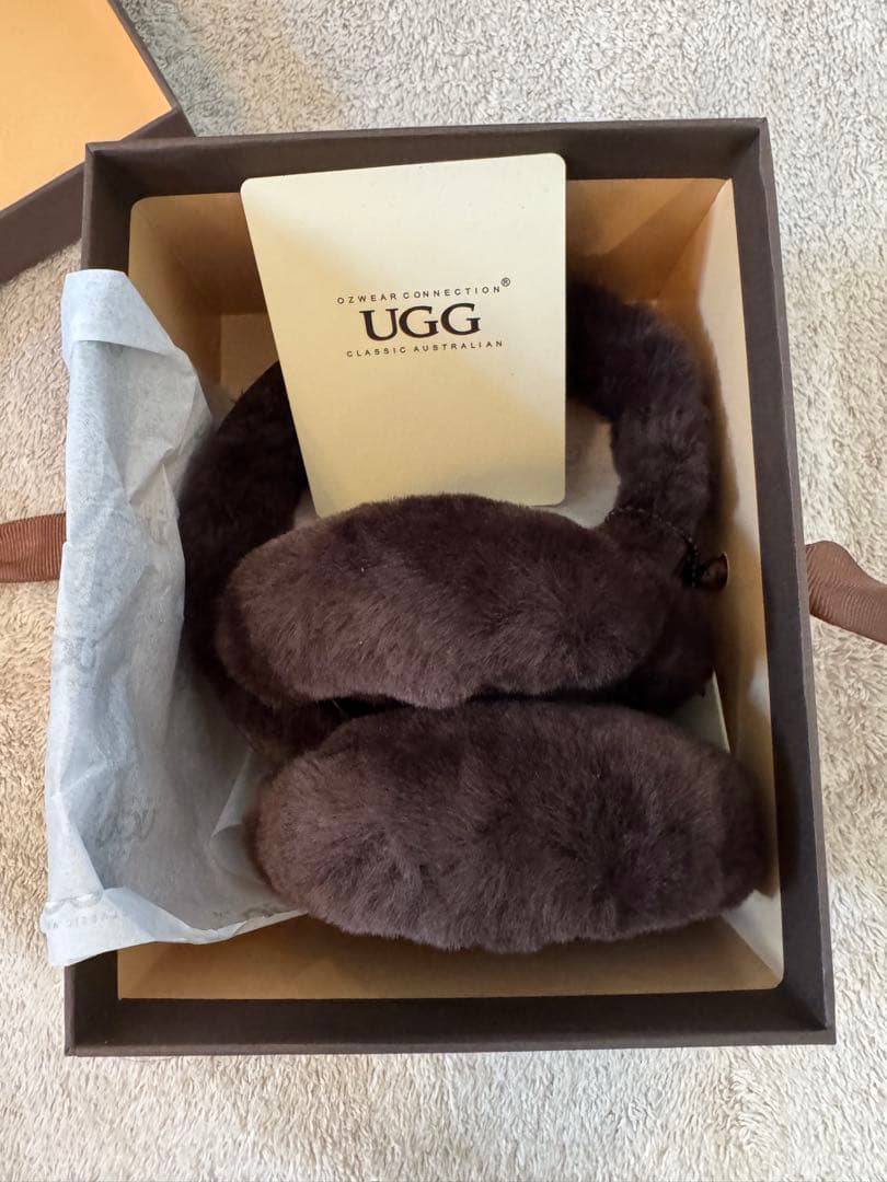 新品タグ付稀少UGGイヤーマフブラウン オーストラリアシドニー限定品アグBOX付