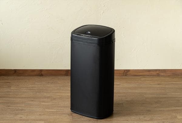 【新品・送料無料】センサー自動開閉式ダストボックス　68L　BK/SL/WH
