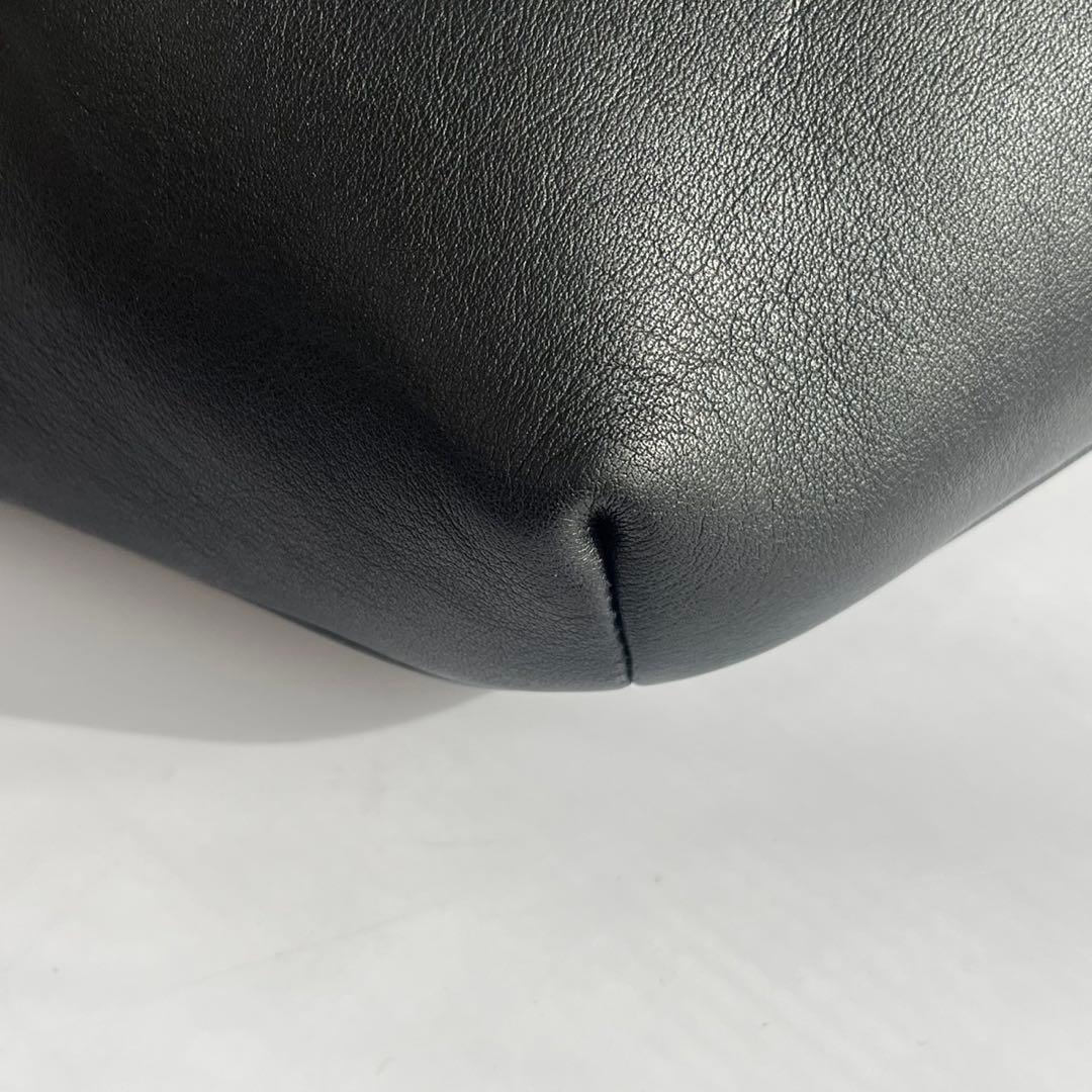 ✨未使用級　近年モデル✨　BALLY バリー　ボディバッグ　ストライプ　黒