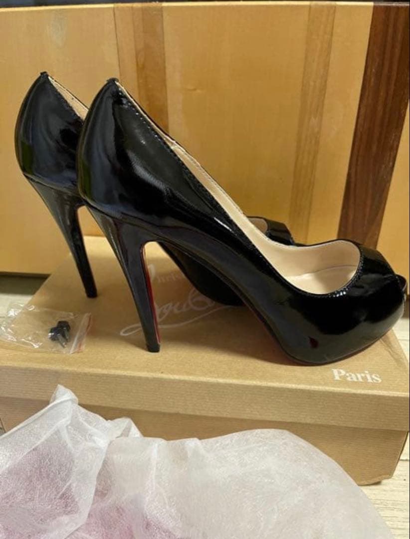 ありゃりゃ Christian Louboutin オープントゥパンプス
