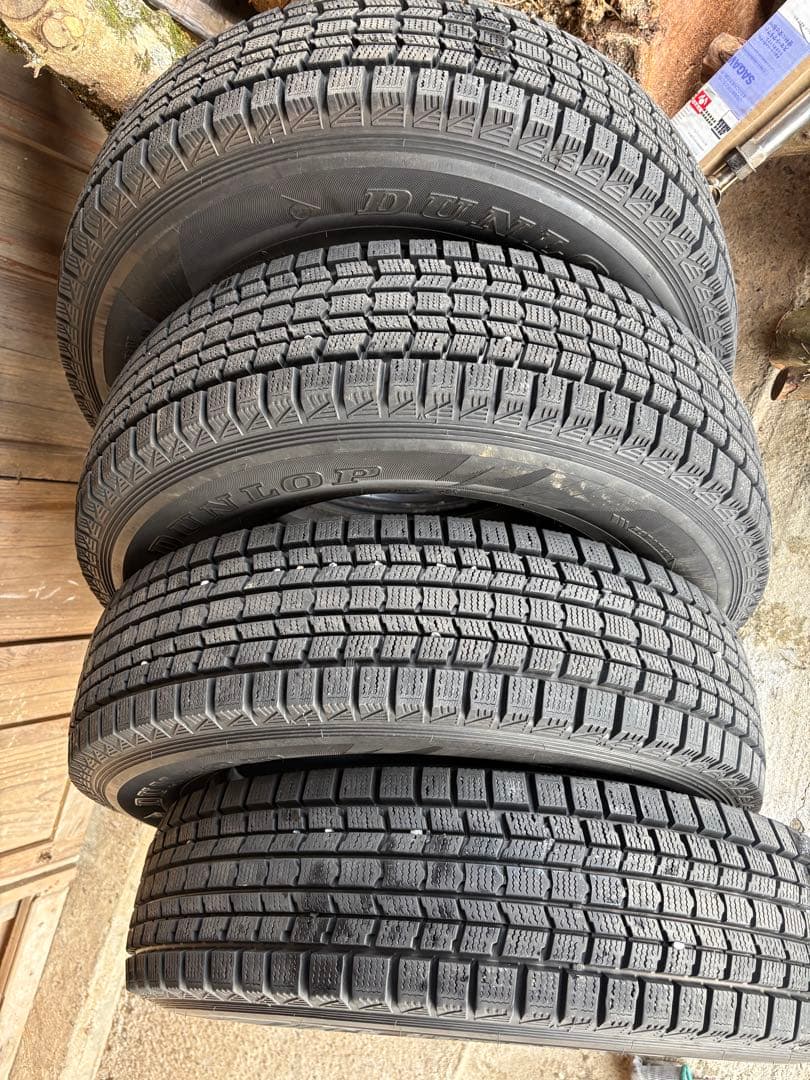 スタッドレスタイヤ 215/80r16 ジムニー　リフトアップ 4本セット