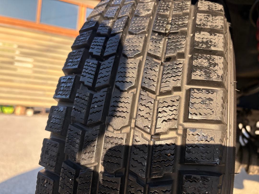 スタッドレスタイヤ 215/80r16 ジムニー　リフトアップ 4本セット