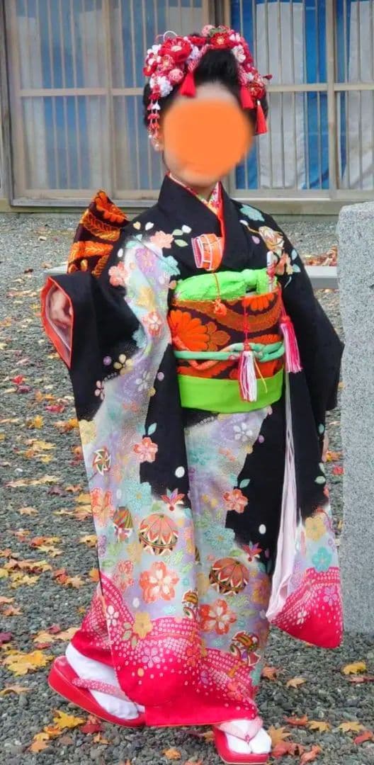 七五三用 正絹　花柄黒着物フルセット　着物　襦袢　帯　帯揚げ帯締め　バッグ　草履