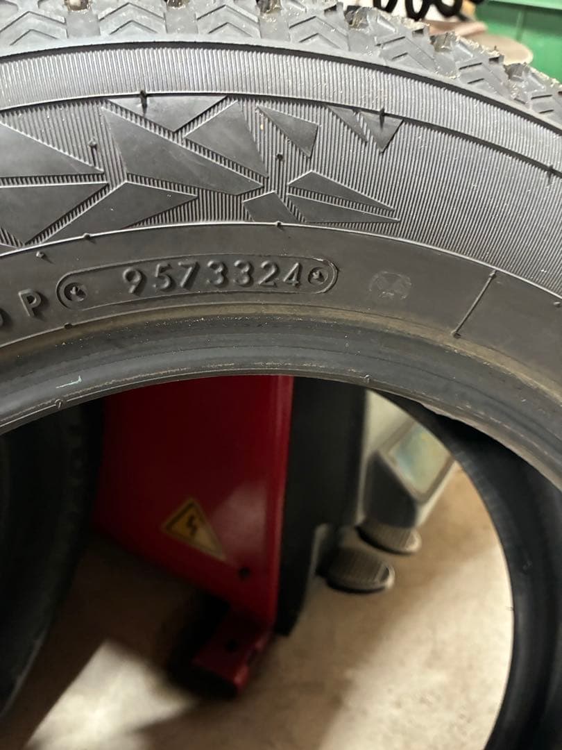 ✨TOYOスタッドレスタイヤ 175/65R14インチ 4本セット2024年製✨