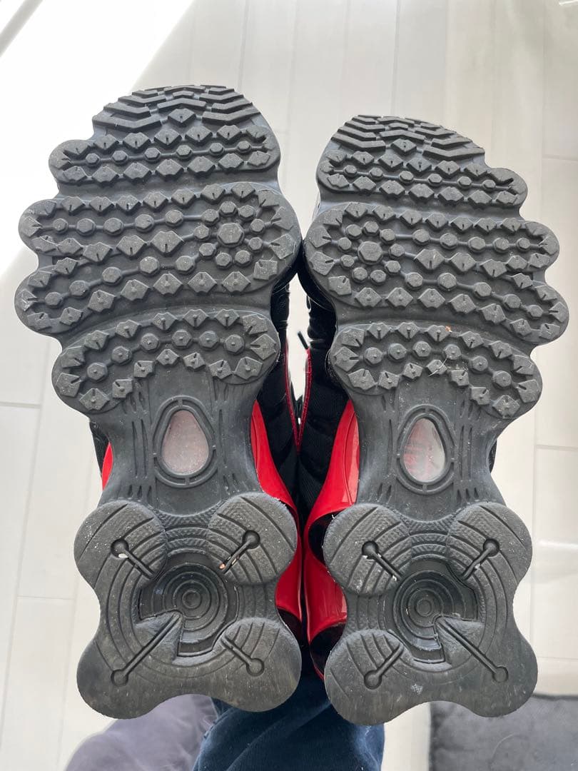 Nike Shox ブラック/レッド スニーカー