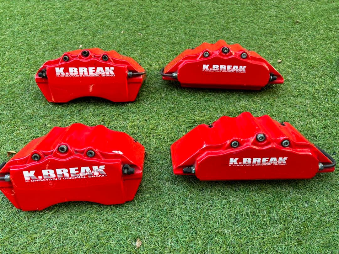 クラウン210系　K.BREAK レッド ブレーキキャリパーカバー