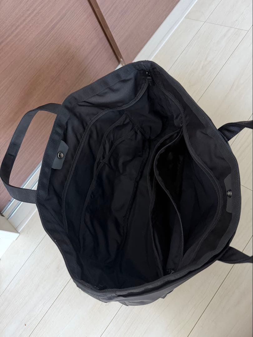 バッグ MONOLITH TOTE STANDARD M