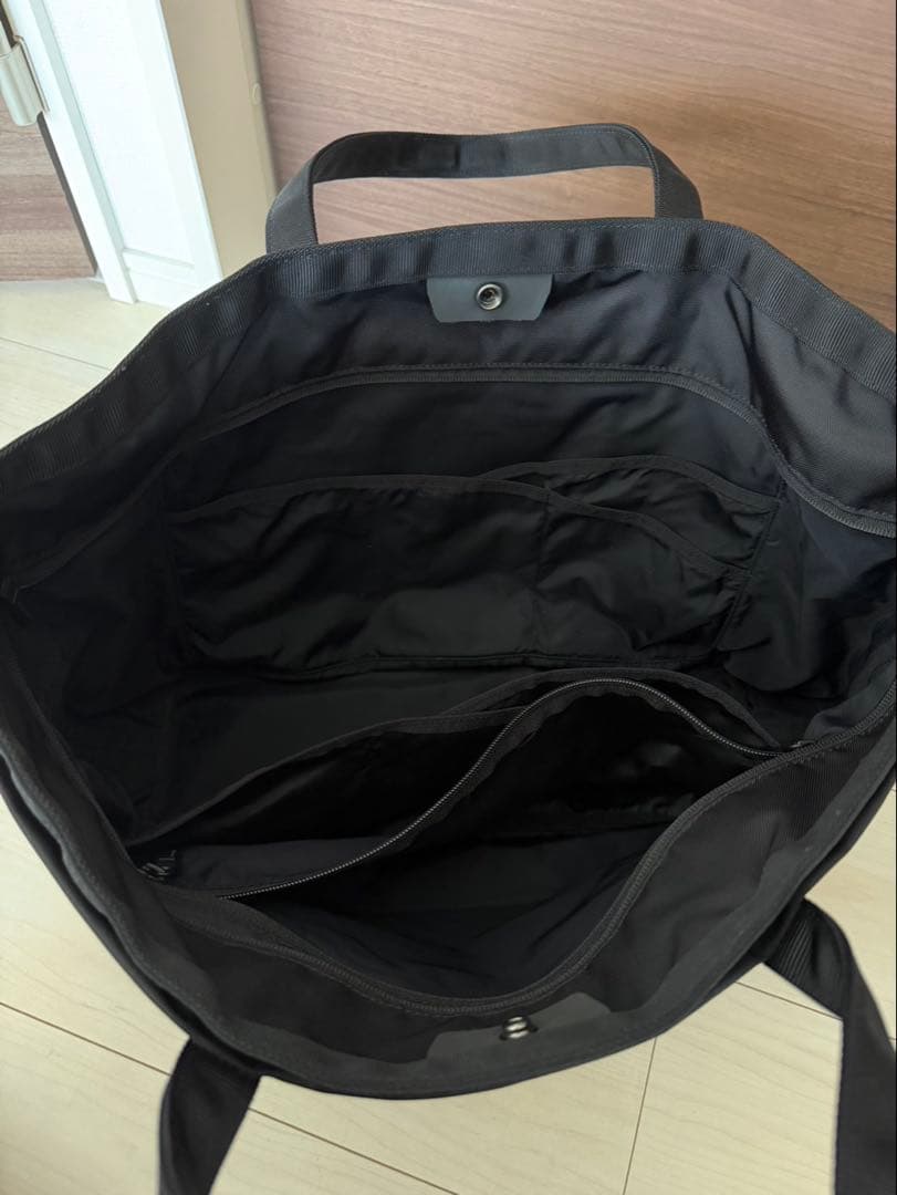 バッグ MONOLITH TOTE STANDARD M