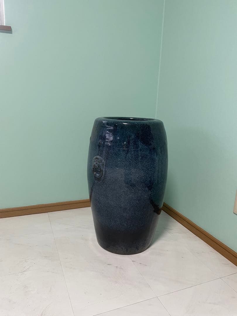 青色と黒のグラデーション陶器鉢　インテリアオブジェ　庭の置物　ライオン　大型