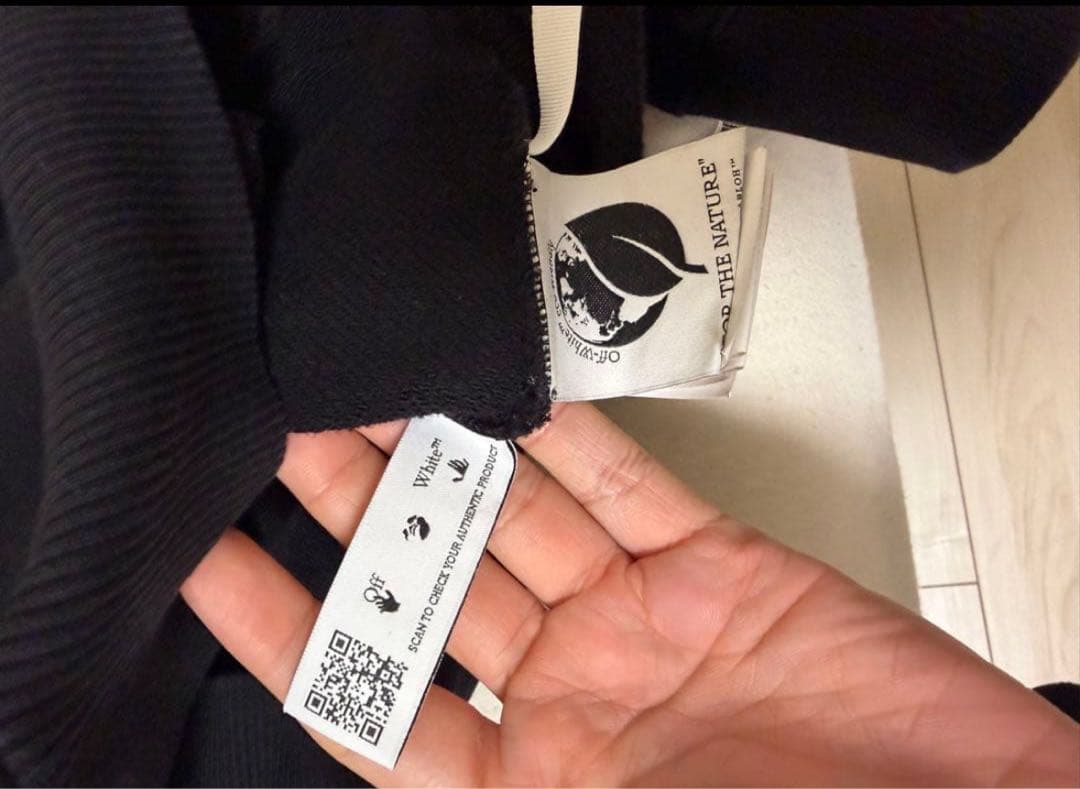 OFF-WHITE ブラック フード付きパーカー