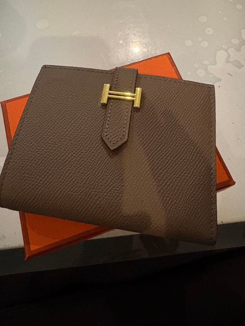 0101　べアンコンパクト　二つ折財布