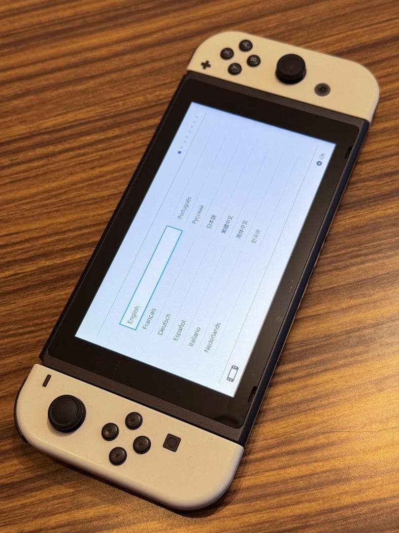 Nintendo Switch 本体セット 社外プロコン、ジョイコンスタンド付き