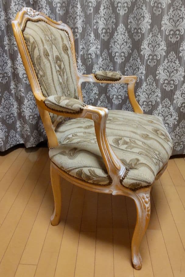 カリモク　ドマーニ　ルイ15　ダイニングチェア　CLR40