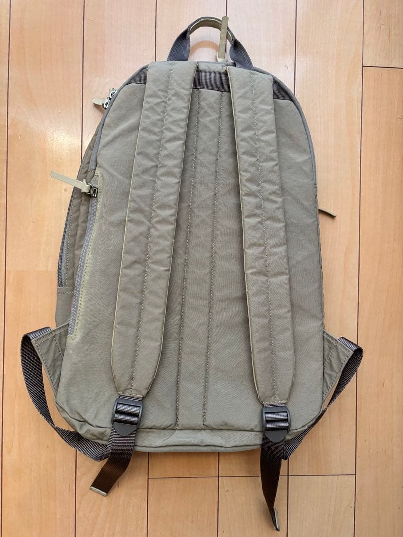 SAZABY PLUS LINE ROUND DAYPACK M グレー