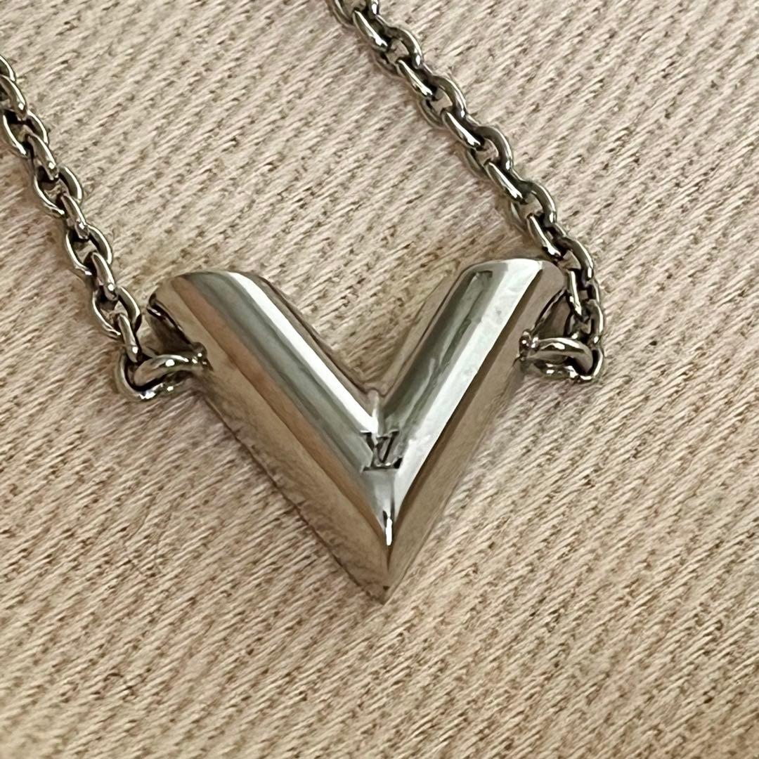 LOUIS VUITTON シルバーブレスレット　エッセンシャルＶ