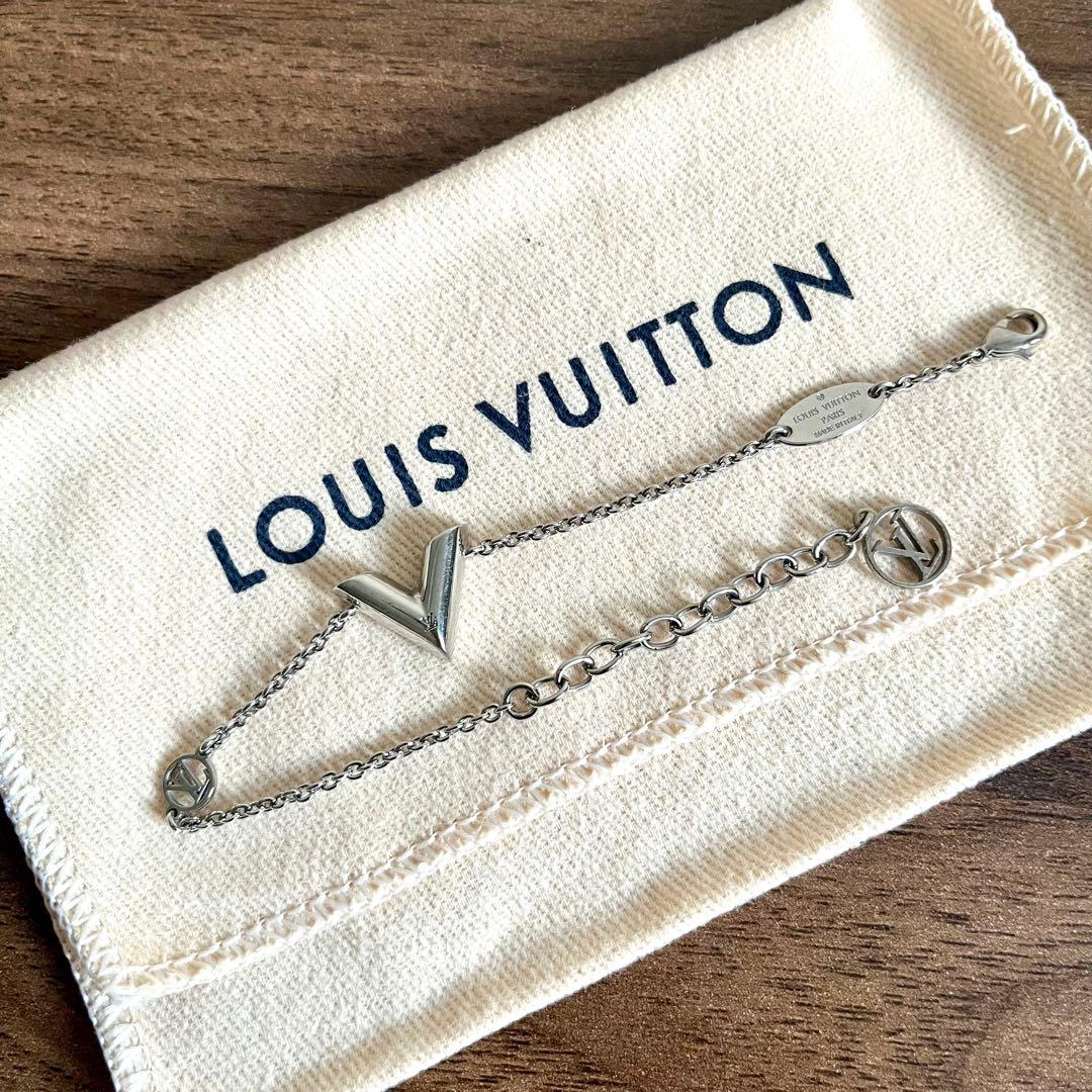 LOUIS VUITTON シルバーブレスレット　エッセンシャルＶ