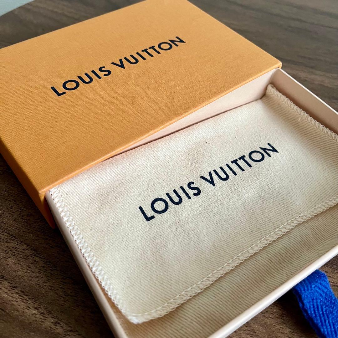LOUIS VUITTON シルバーブレスレット　エッセンシャルＶ