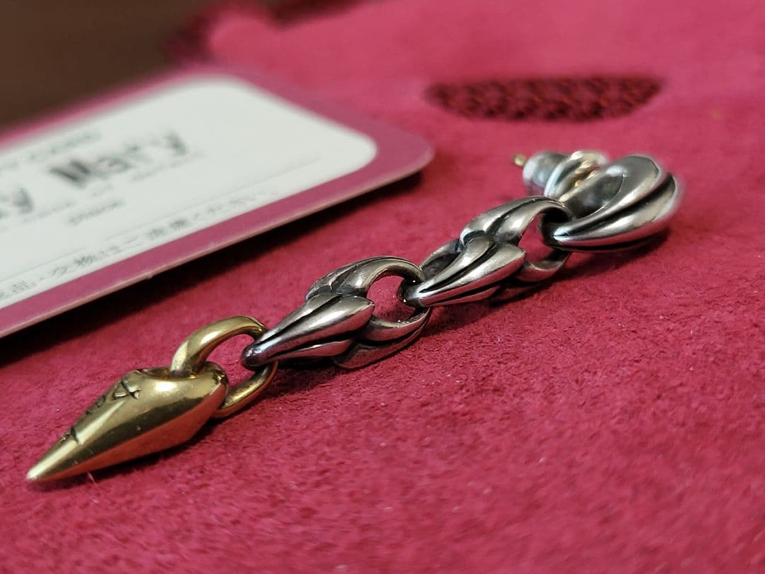 ブラッディマリー　Bloody Mary　ピアス　Dark　ダーク 18K18金