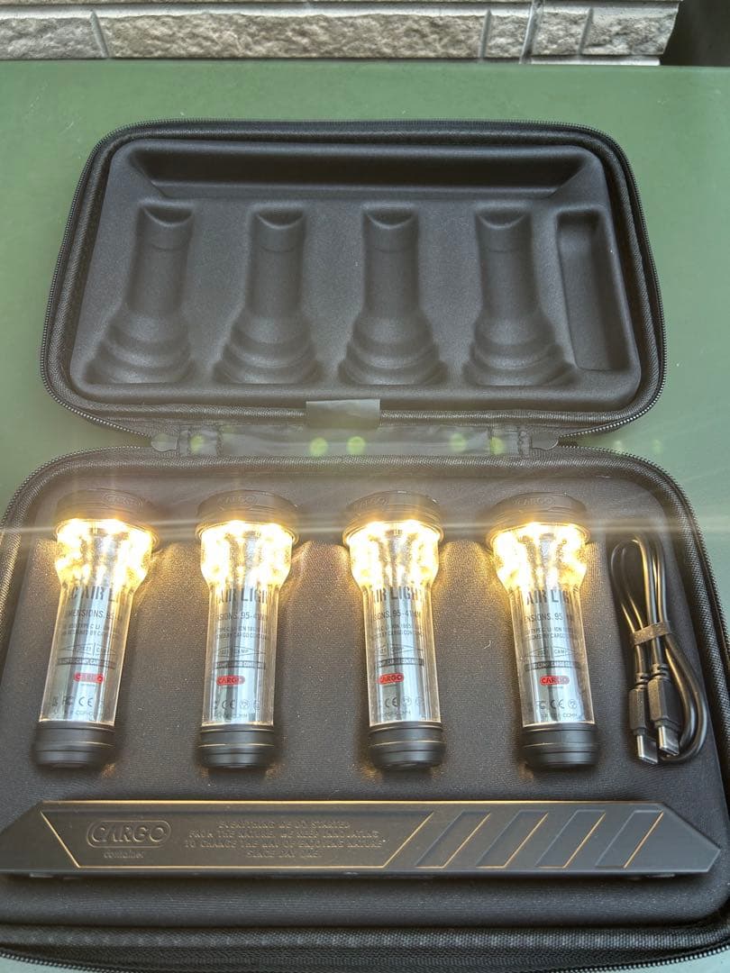 AIR LIGTH CARGO CONTAINER 4本 充電器ケースセット