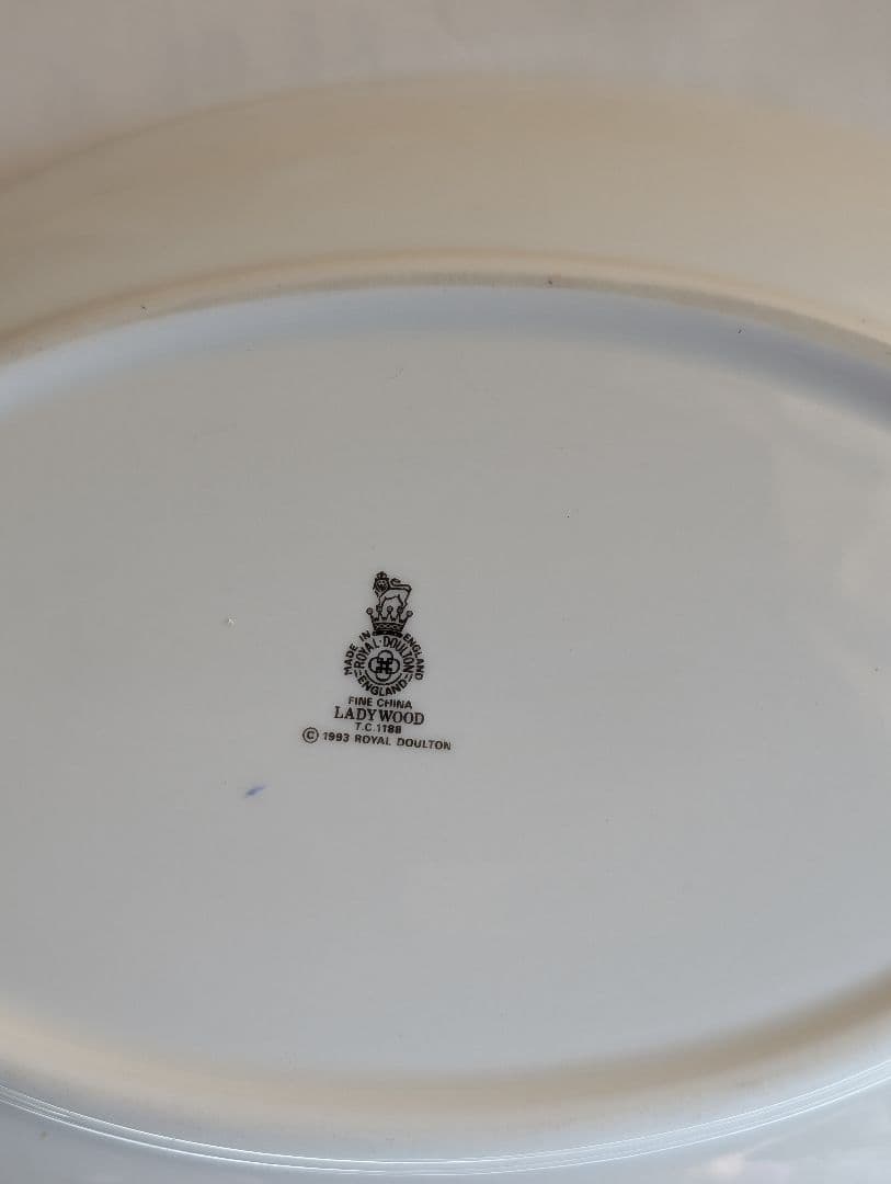 （押しAE）  花柄カップとプレートの食器セット