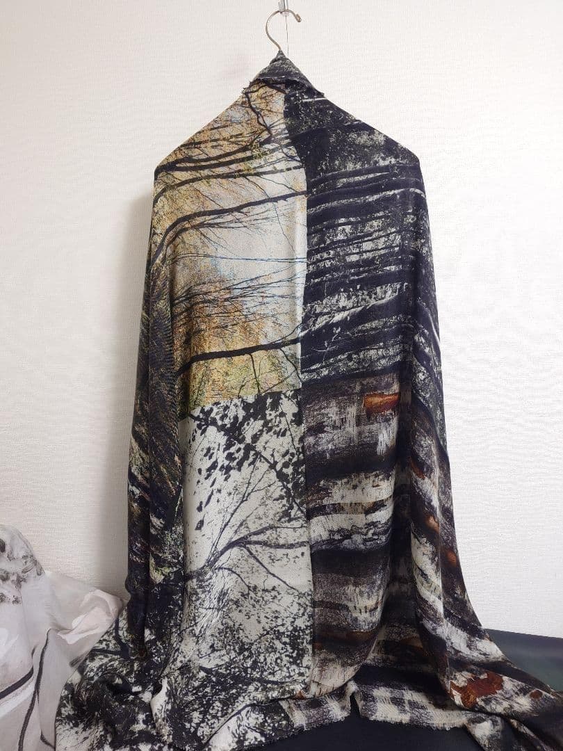 ファリエロ サルティ　Faliero Sarti　ストール　森林柄　その2