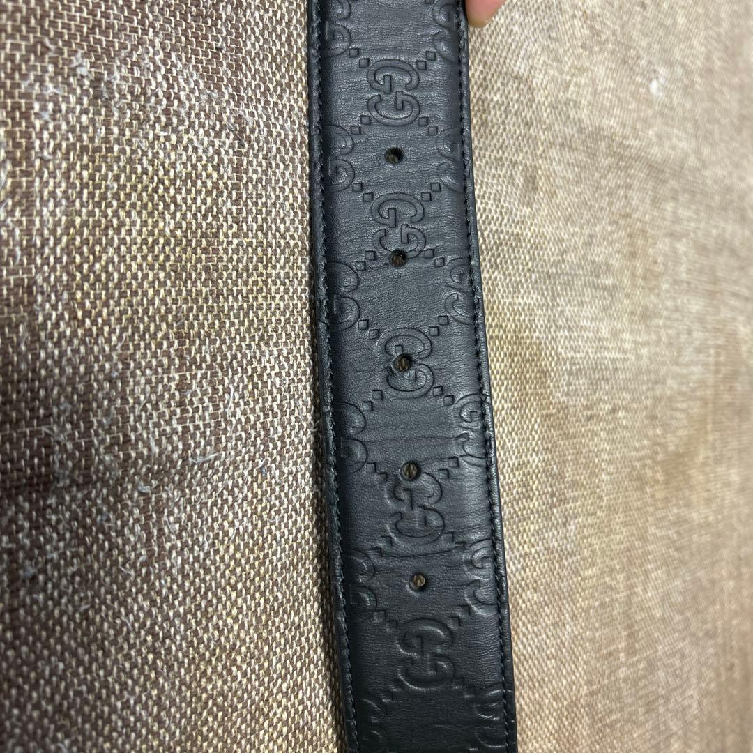 GUCCI ブラックレザーベルト ロゴ入り