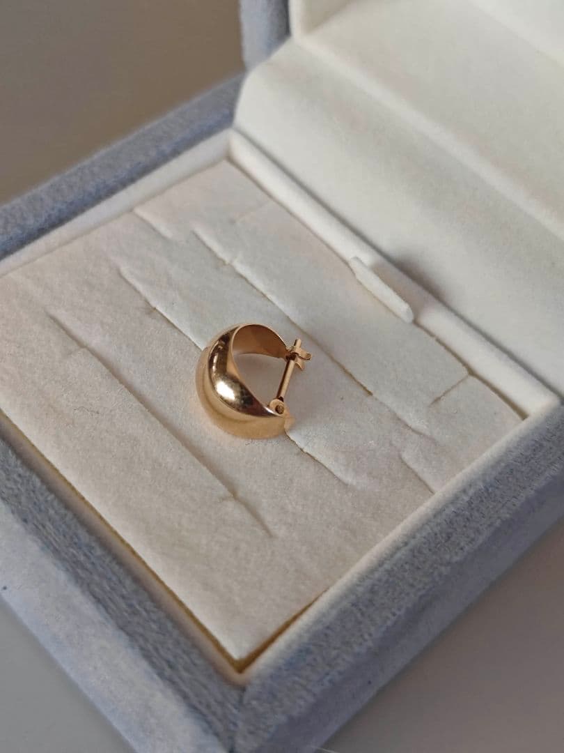 K18ゴールド ハーフムーン 片耳用ピアス