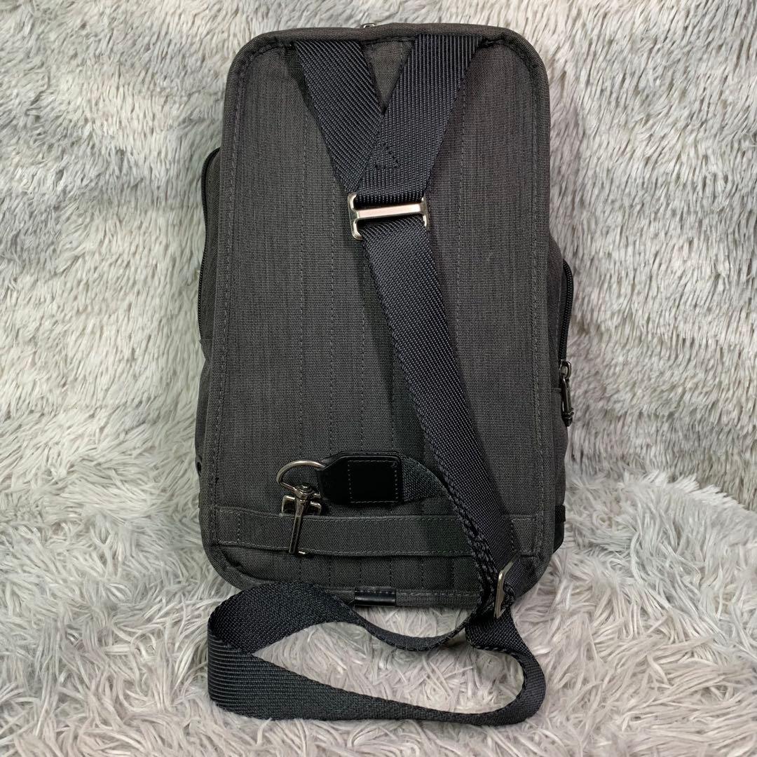 極美品 TUMI トゥミ ヒギンズ ボディーバッグ ショルダーバッグ 肩がけ