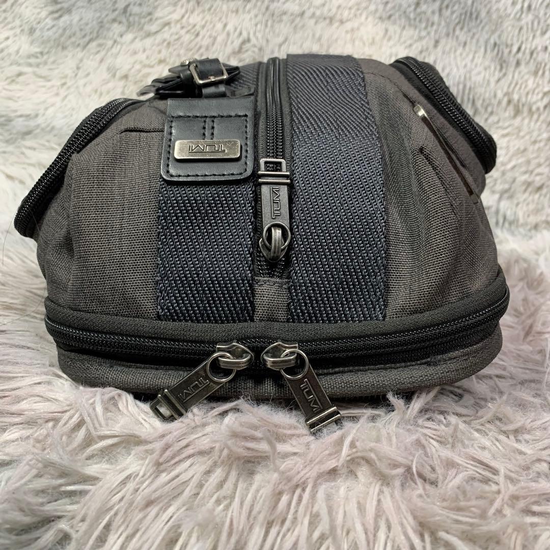 極美品 TUMI トゥミ ヒギンズ ボディーバッグ ショルダーバッグ 肩がけ