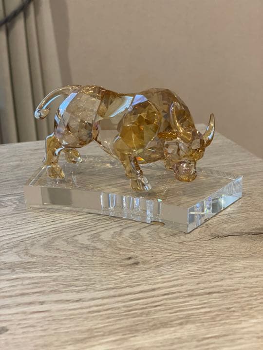 スワロフスキー　干支　牛　置物　箱無し