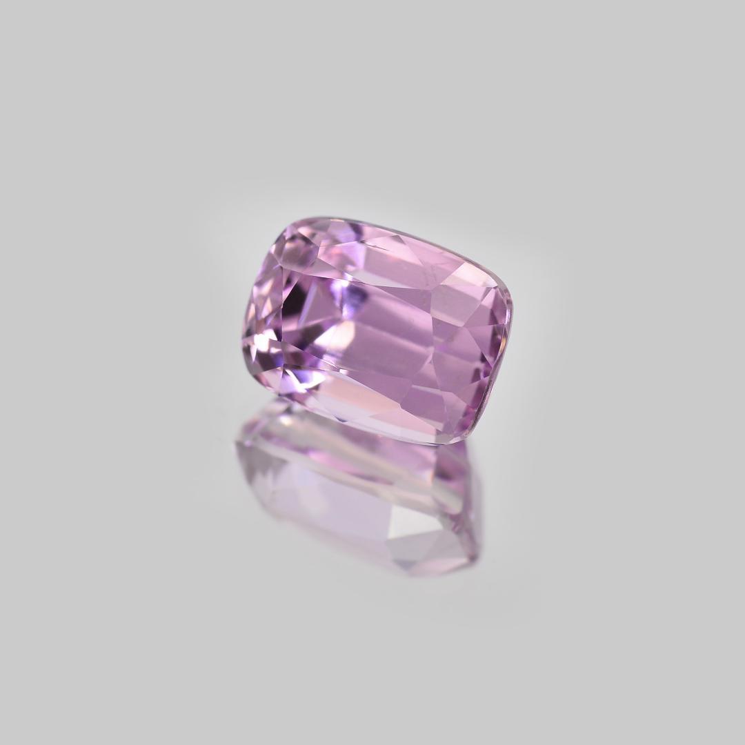 ソ付 クンツァイト 3.107ct クッションカット
