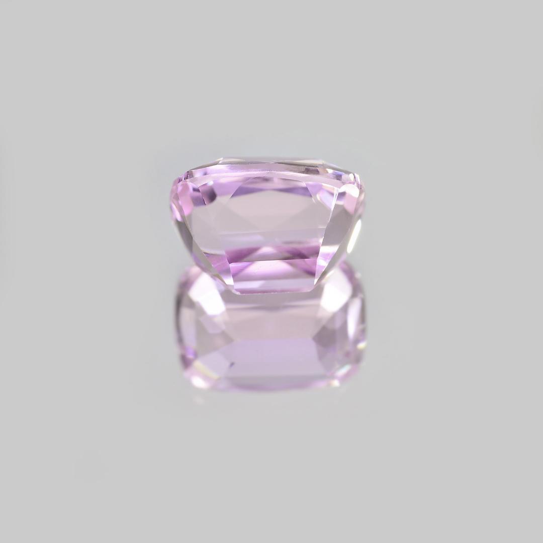 ソ付 クンツァイト 3.107ct クッションカット