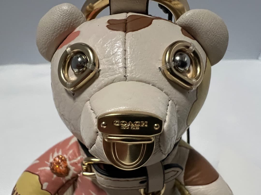 【未使用・新品】花柄デザインのコーチ　ベア バックチャーム