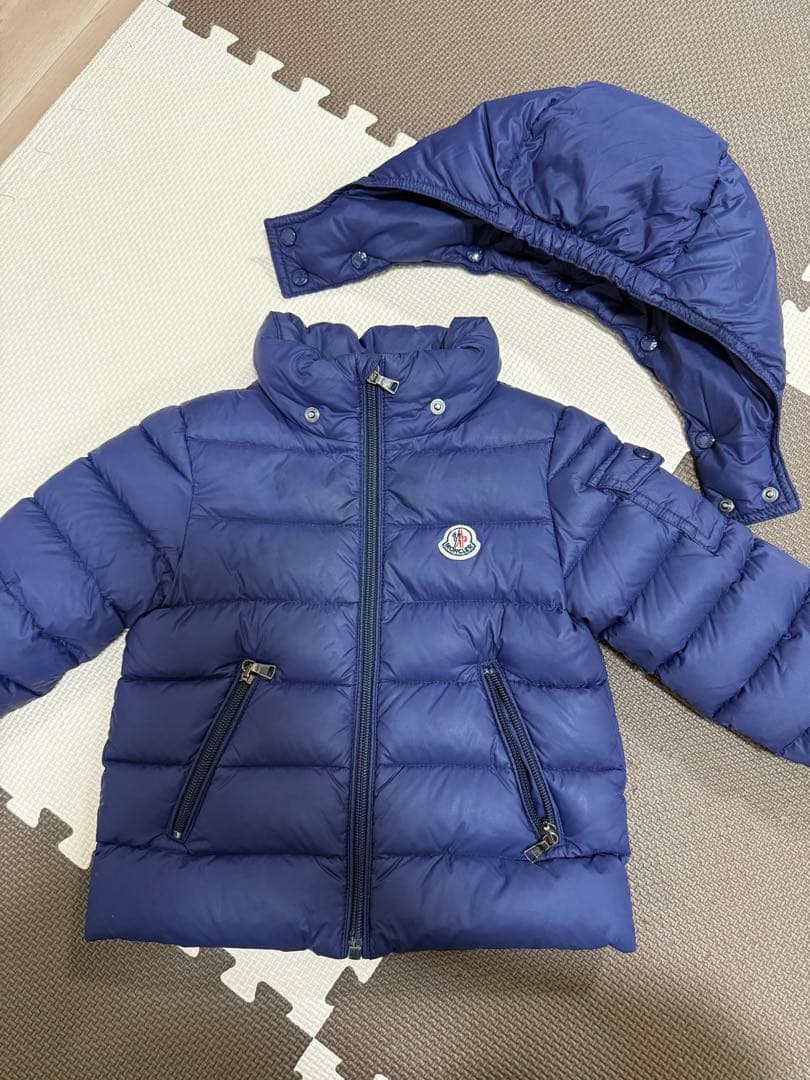 Moncler モンクレール　ダウンジャケット