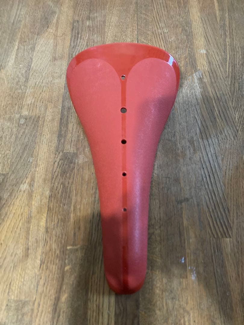 希少 未使用 kuwahara クワハラ プラ サドル レッドAERO エアロ