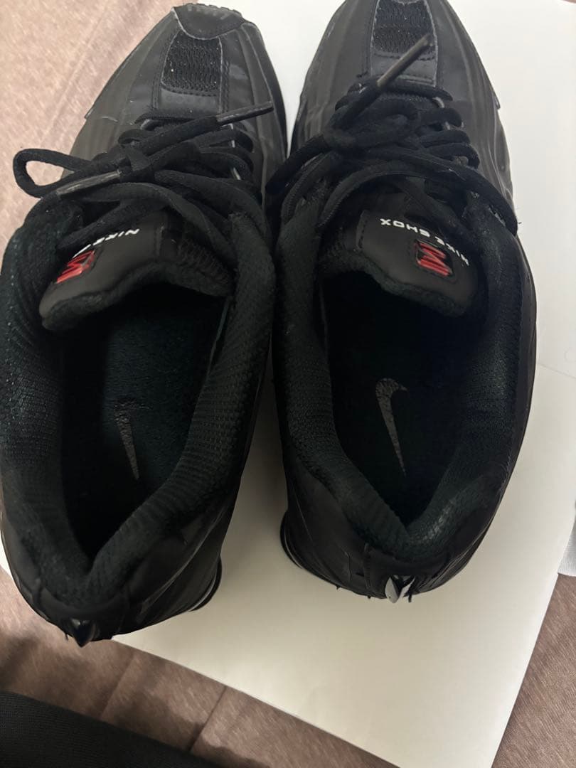 靴 NIKE Black Shox R4