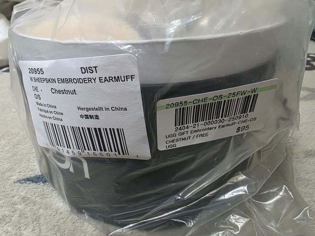 uggイヤーマフ SHEEPSKIN EMBROIDERY EARMUFF未開封