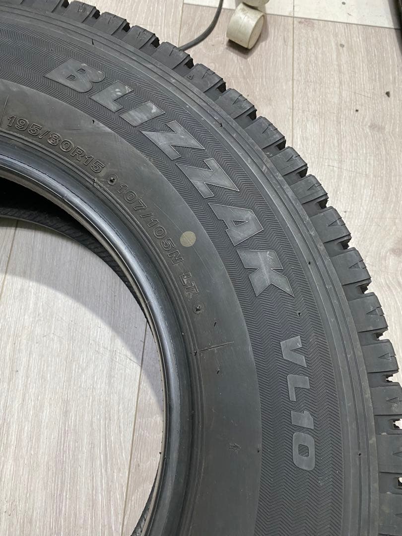 195/80R15 BRIDGESTONE BLIZZAK VL10 23年
