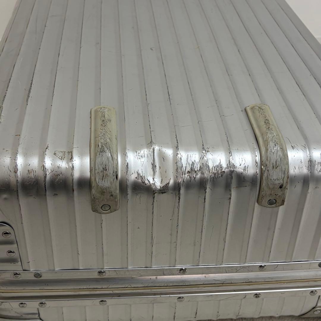 リモワ トパーズ アルミニウム ダイヤルロック式 2輪 スーツケース シルバー