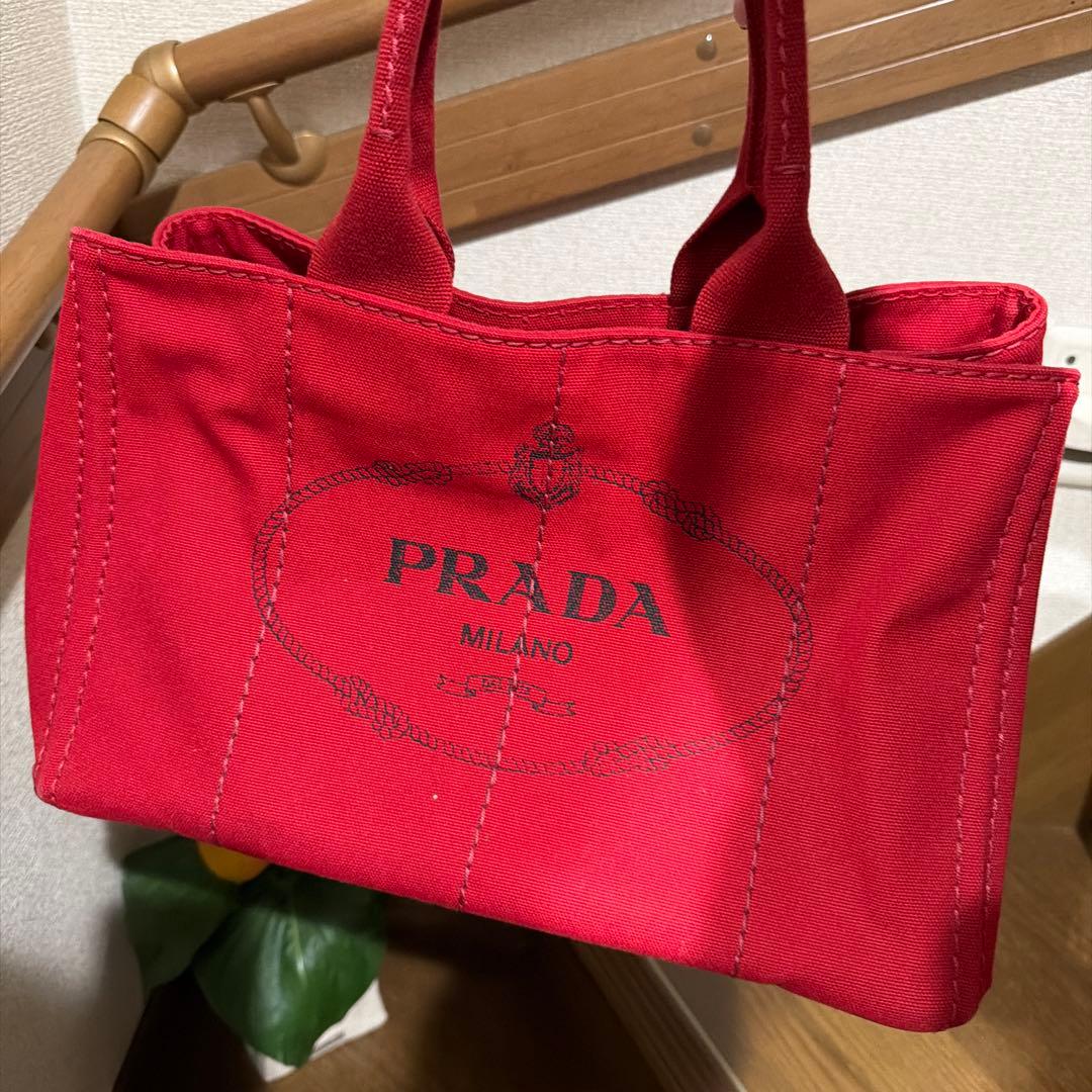 PRADA レッド トートバッグ