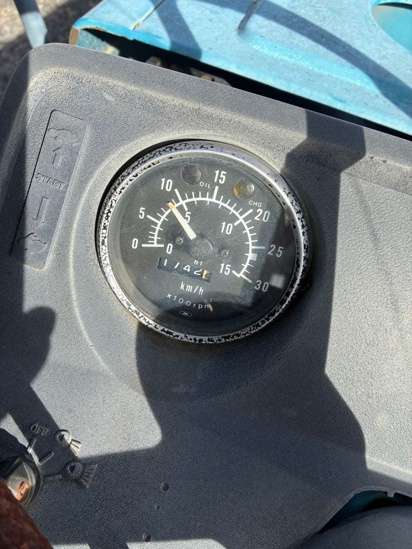 MITSUBISHI D3250 トラクター